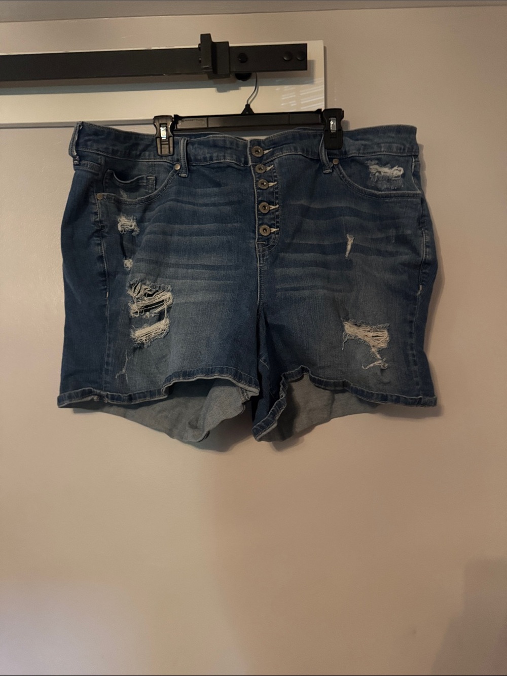 Torrid shorts size 28